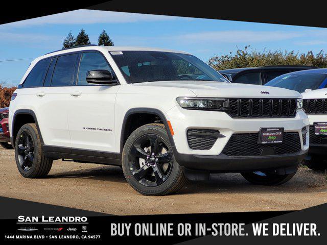 new 2025 Jeep Grand Cherokee car, priced at $42,995