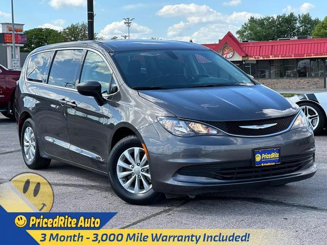 used 2017 Chrysler Pacifica car, priced at $15,500