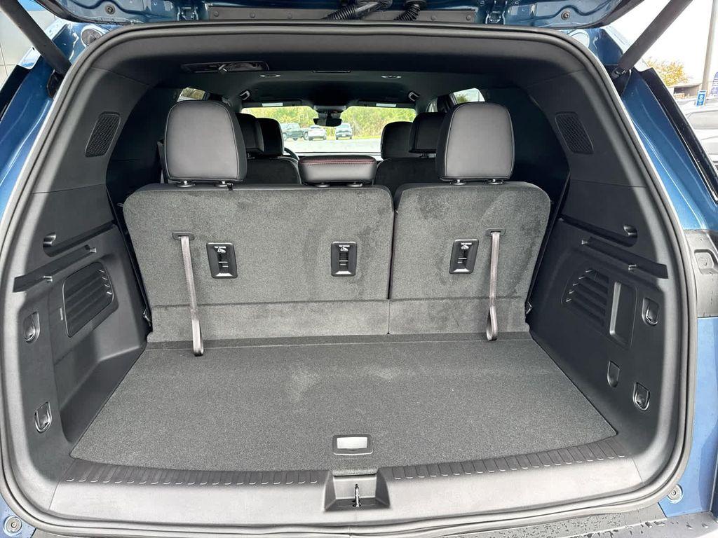 new 2026 Chevrolet Traverse car, priced at $50,987