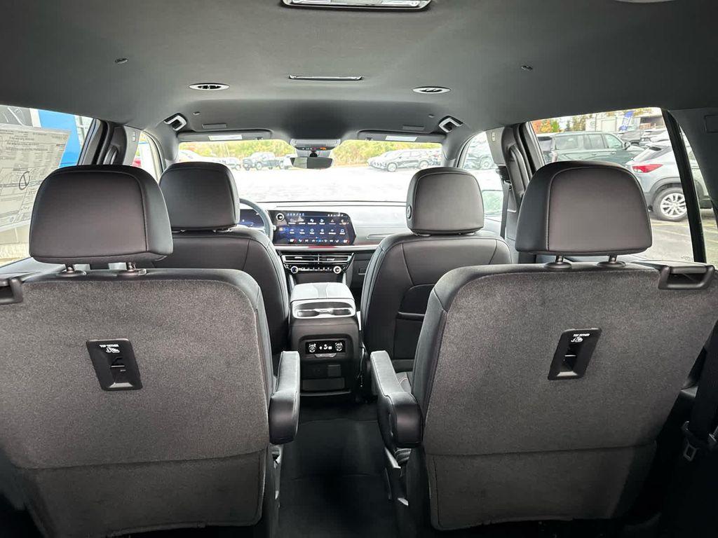 new 2026 Chevrolet Traverse car, priced at $50,987