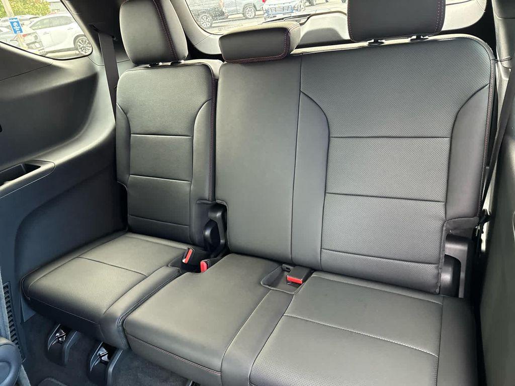 new 2026 Chevrolet Traverse car, priced at $50,987