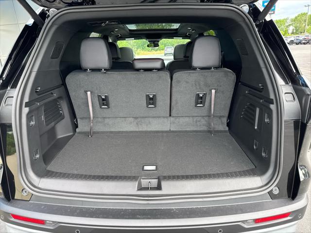 new 2025 Chevrolet Traverse car, priced at $51,645