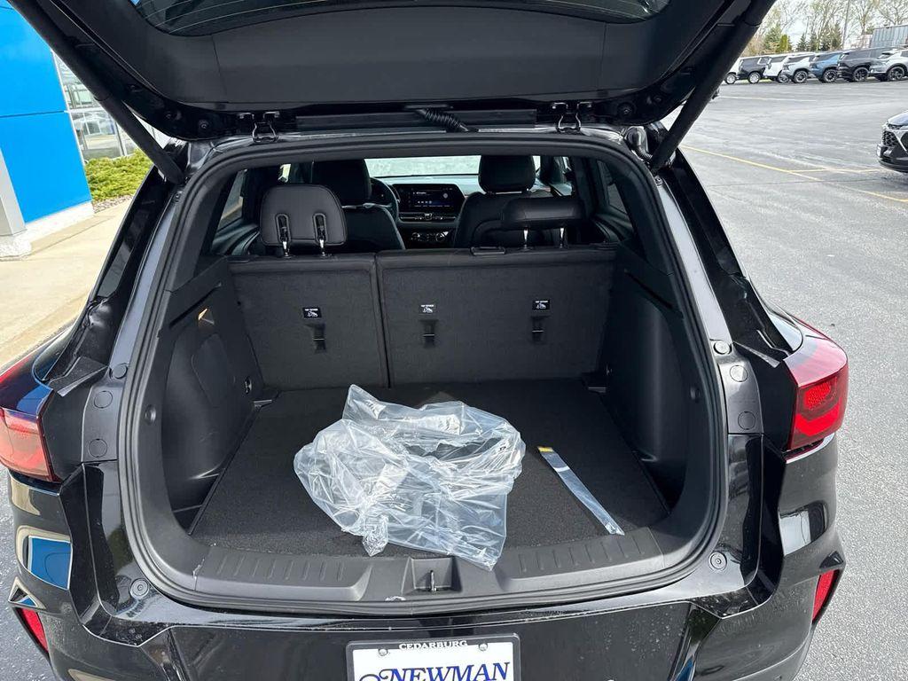 new 2025 Chevrolet TrailBlazer car, priced at $29,585