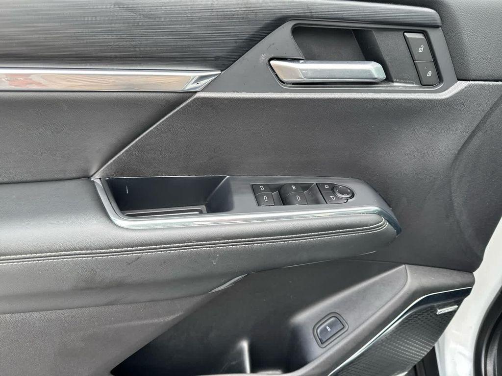 used 2025 GMC Acadia car, priced at $38,898