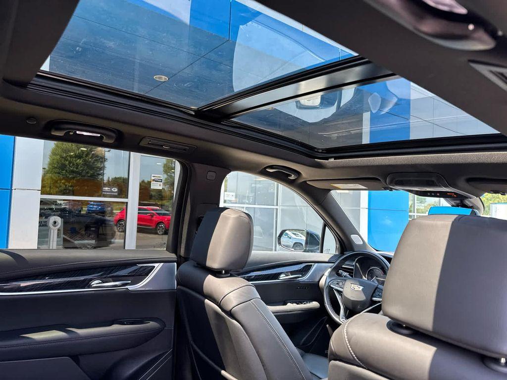 used 2025 Cadillac XT6 car, priced at $51,900