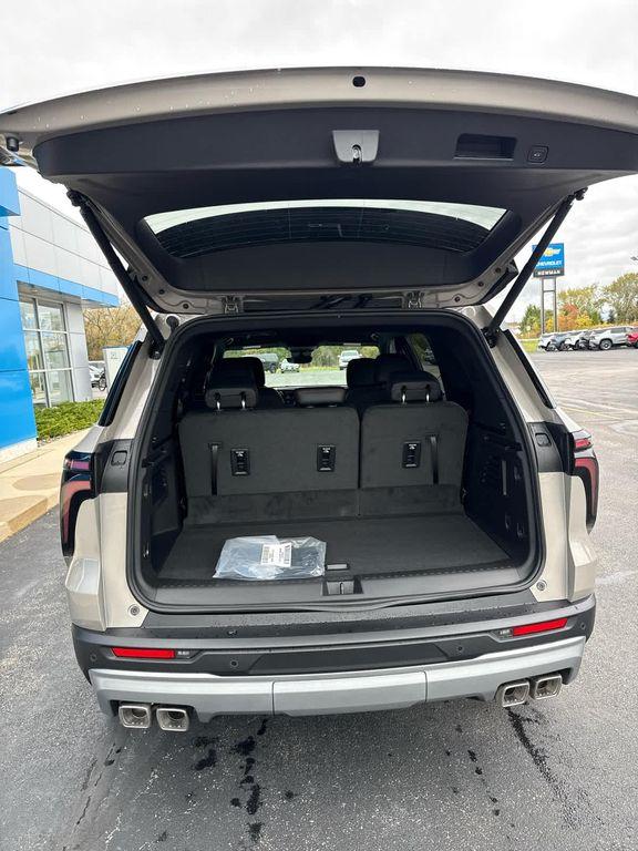 new 2026 Chevrolet Traverse car, priced at $51,020