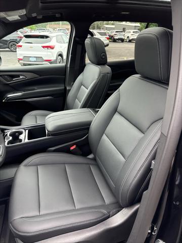 new 2025 Chevrolet Traverse car, priced at $48,810