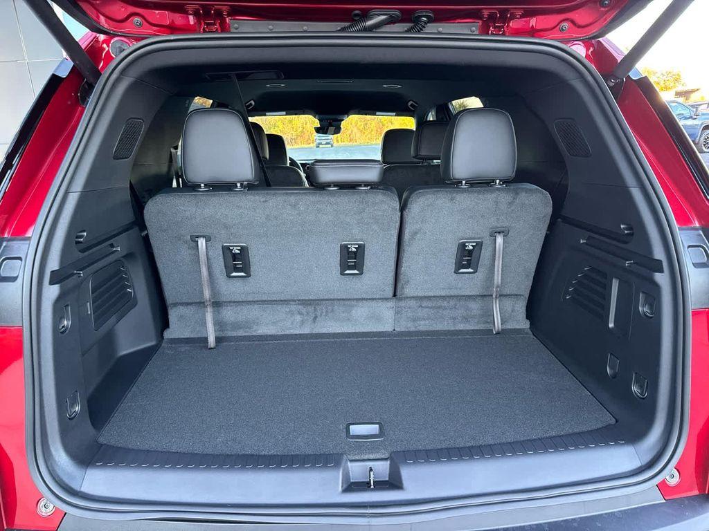 new 2026 Chevrolet Traverse car, priced at $48,499