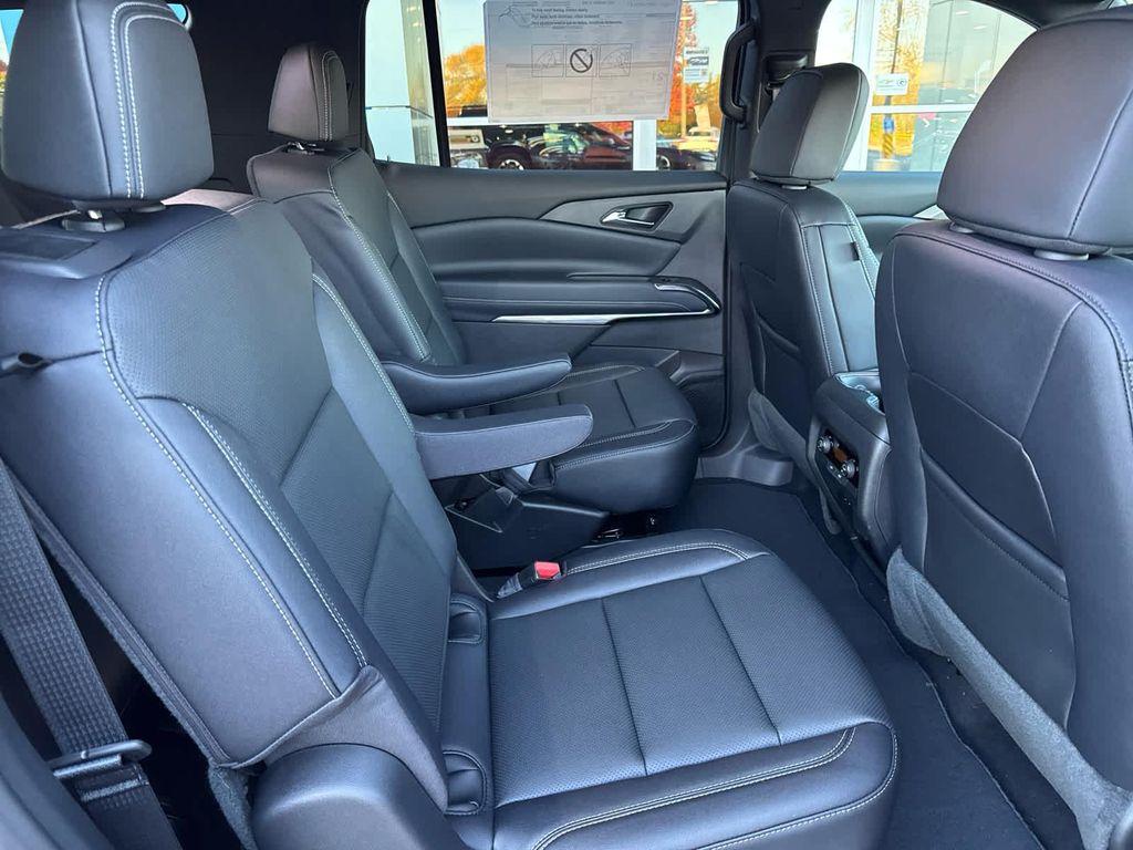 new 2026 Chevrolet Traverse car, priced at $48,499