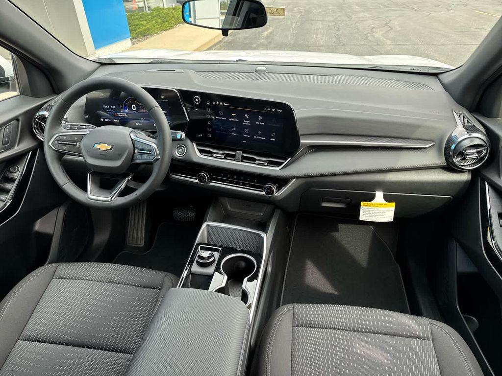 new 2026 Chevrolet Equinox car, priced at $32,495