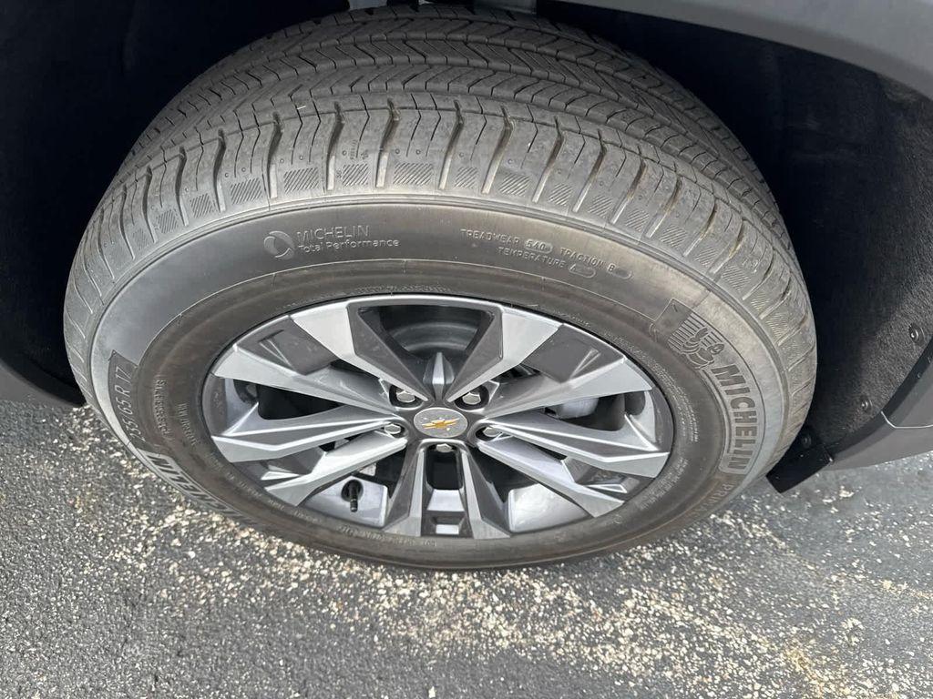 new 2026 Chevrolet Equinox car, priced at $32,495