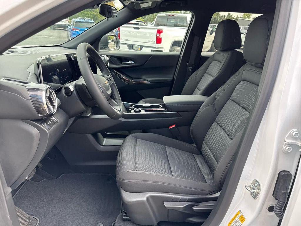 new 2026 Chevrolet Equinox car, priced at $32,495