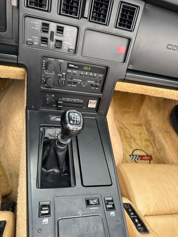 used 1986 Chevrolet Corvette car, priced at $12,900