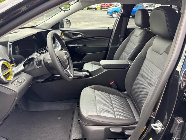 new 2025 Chevrolet Trax car, priced at $25,735