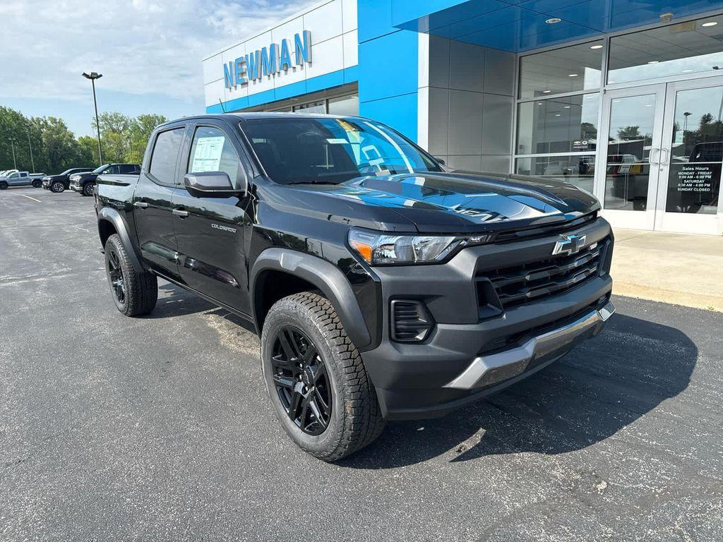 new 2025 Chevrolet Colorado car, priced at $43,500