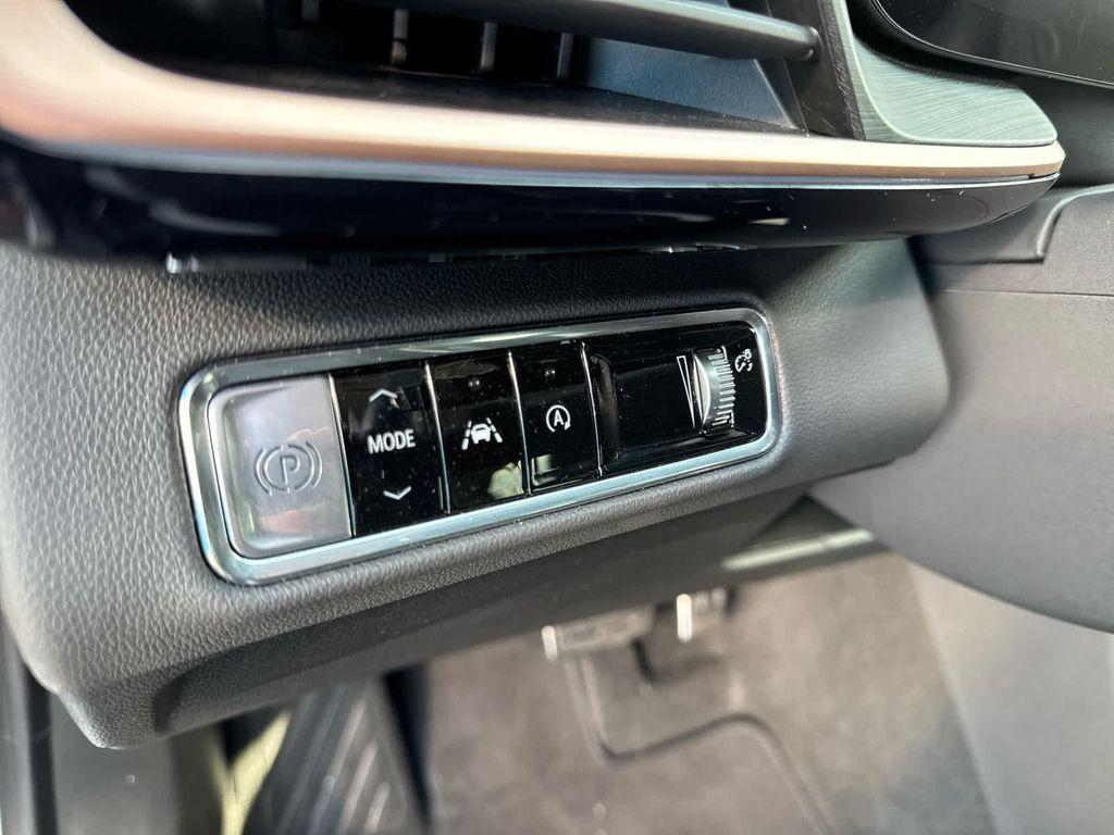 used 2025 Buick Envision car, priced at $33,469