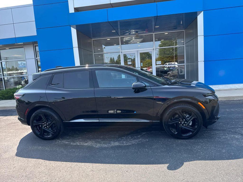 used 2024 Chevrolet Equinox EV car, priced at $31,050