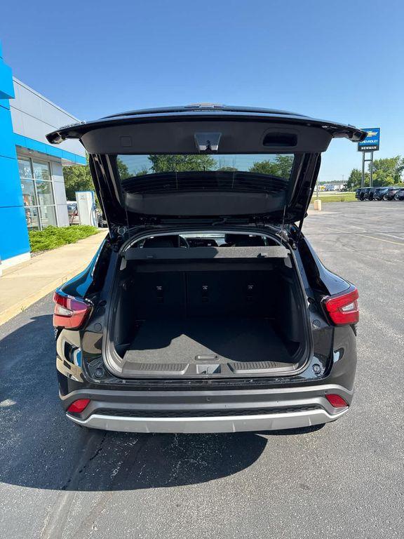 new 2025 Chevrolet Trax car, priced at $24,987