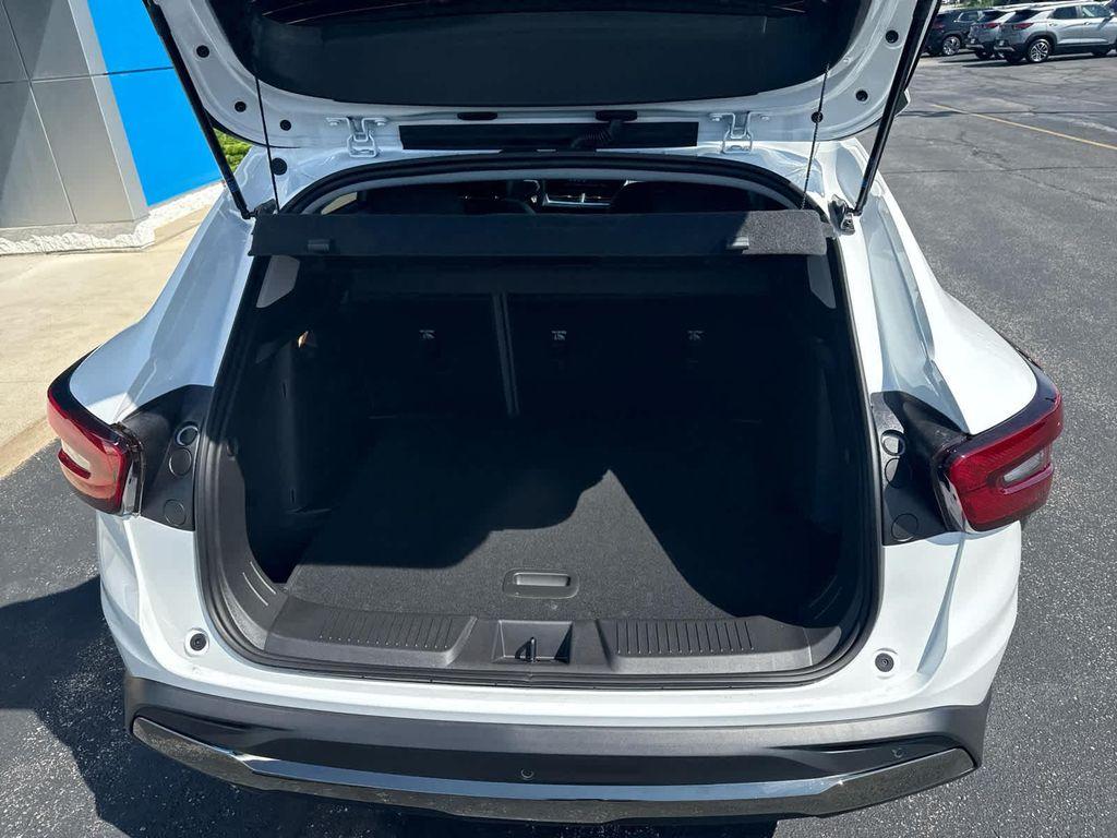 new 2025 Chevrolet Trax car, priced at $26,987