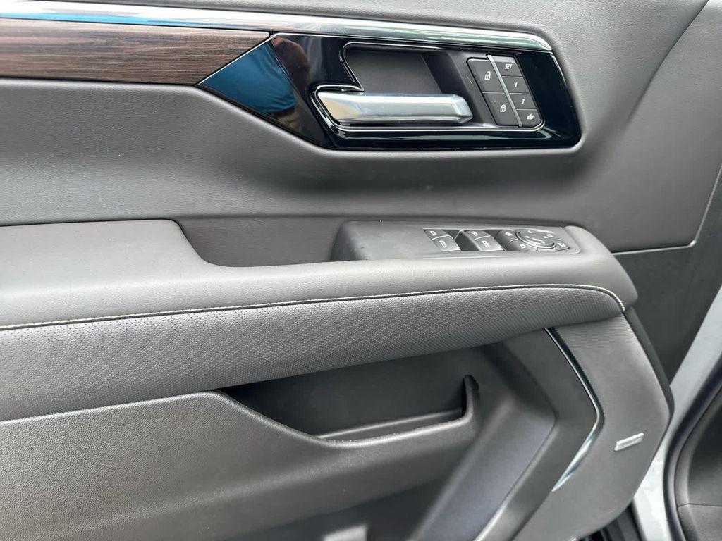 new 2025 Chevrolet Tahoe car, priced at $77,993