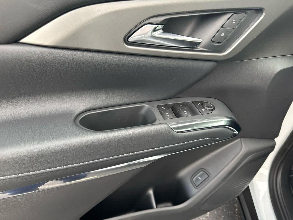 new 2026 Chevrolet Traverse car, priced at $48,205