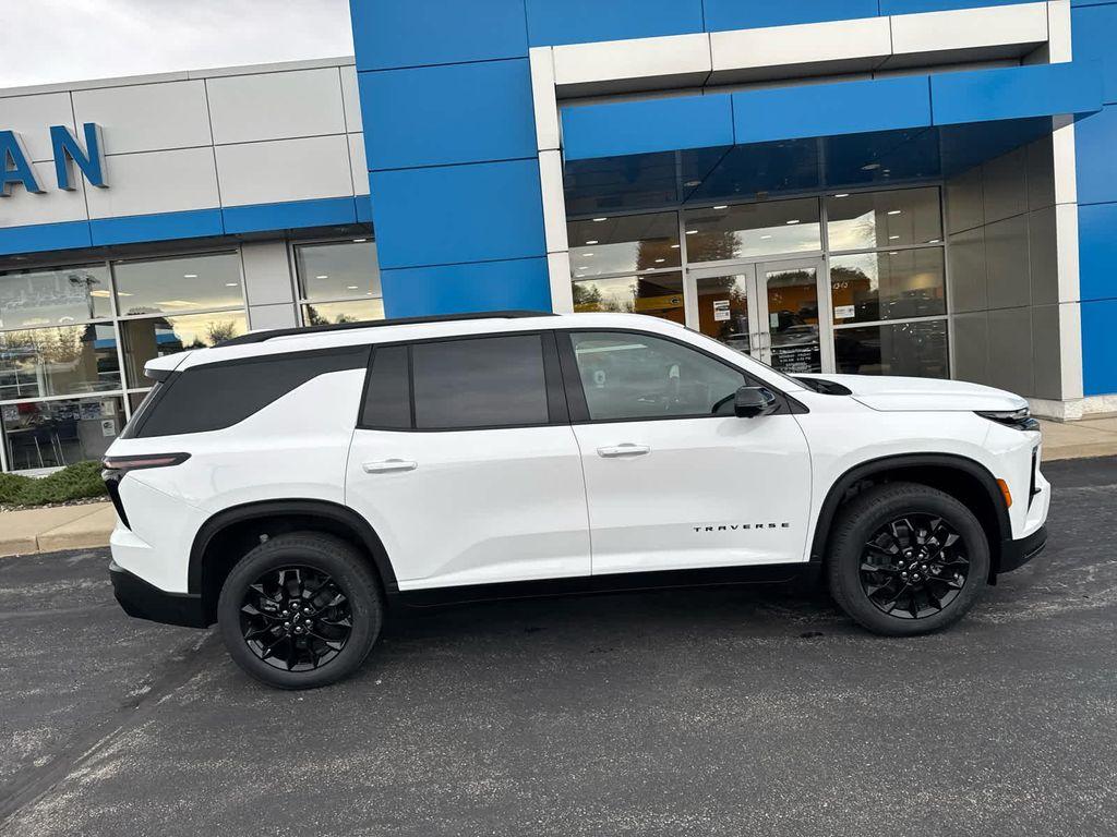 new 2026 Chevrolet Traverse car, priced at $48,205
