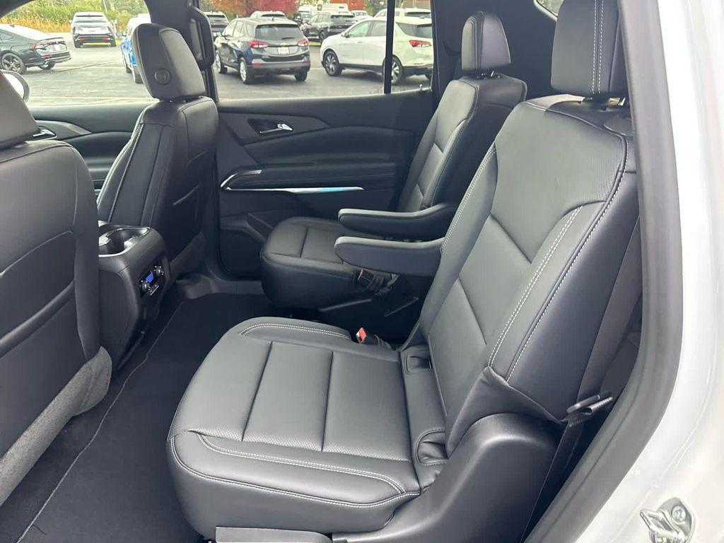 new 2026 Chevrolet Traverse car, priced at $48,205