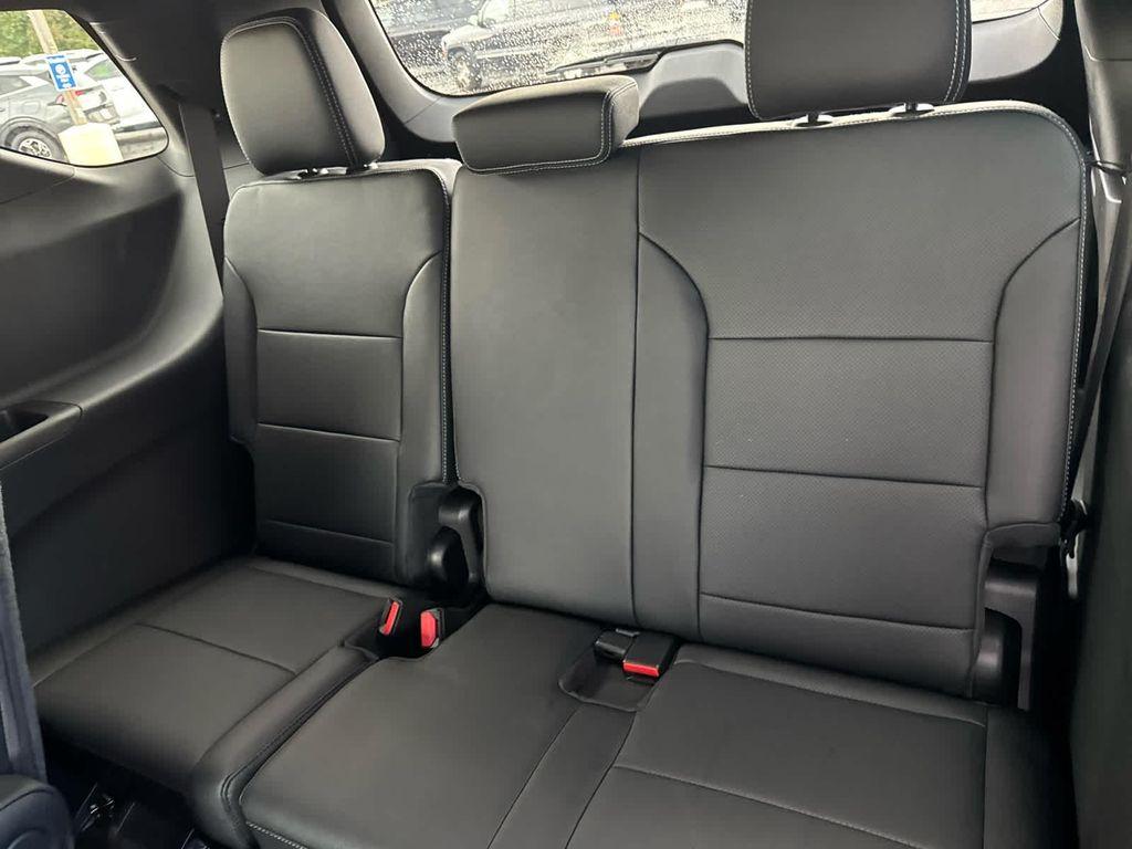 new 2026 Chevrolet Traverse car, priced at $48,205