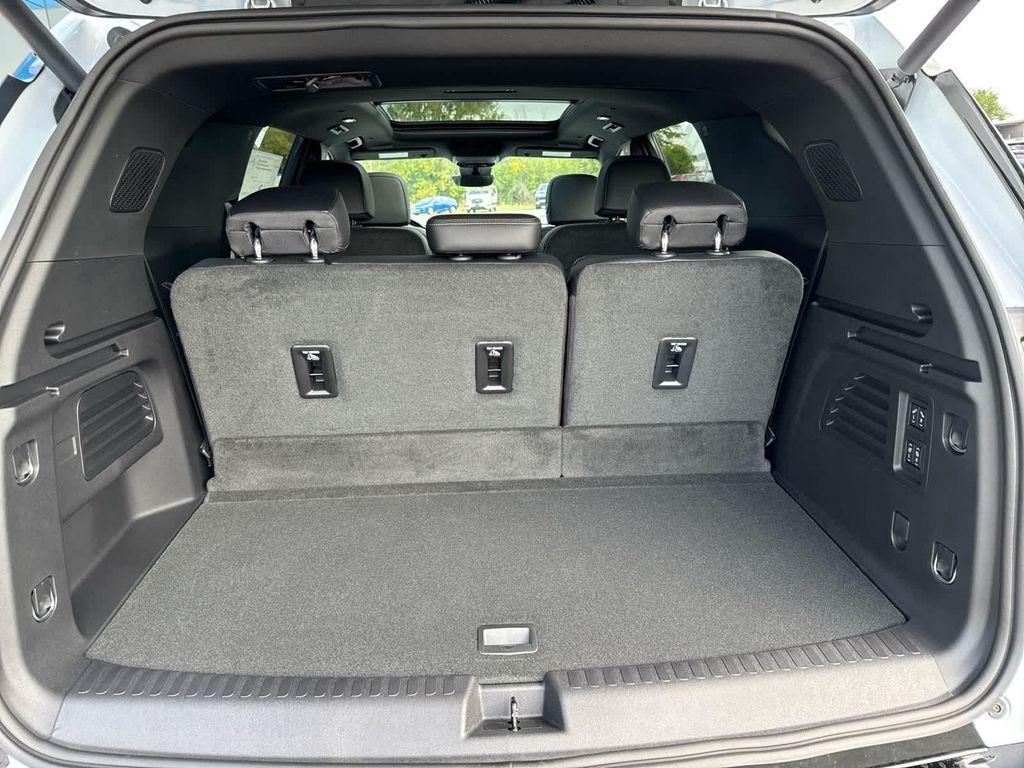 new 2026 Chevrolet Traverse car, priced at $58,750