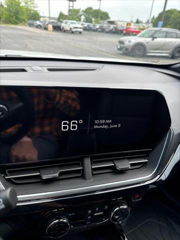 new 2025 Chevrolet Trax car, priced at $27,185