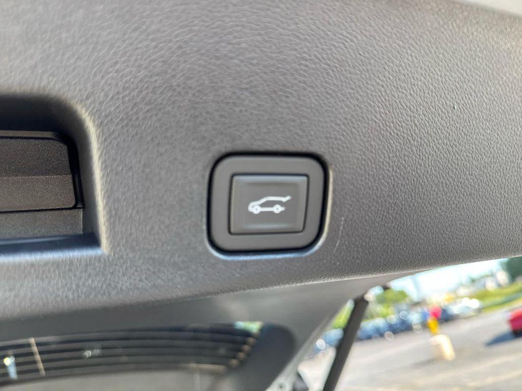 new 2026 Chevrolet Traverse car, priced at $51,020