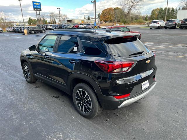 new 2025 Chevrolet TrailBlazer car, priced at $26,003