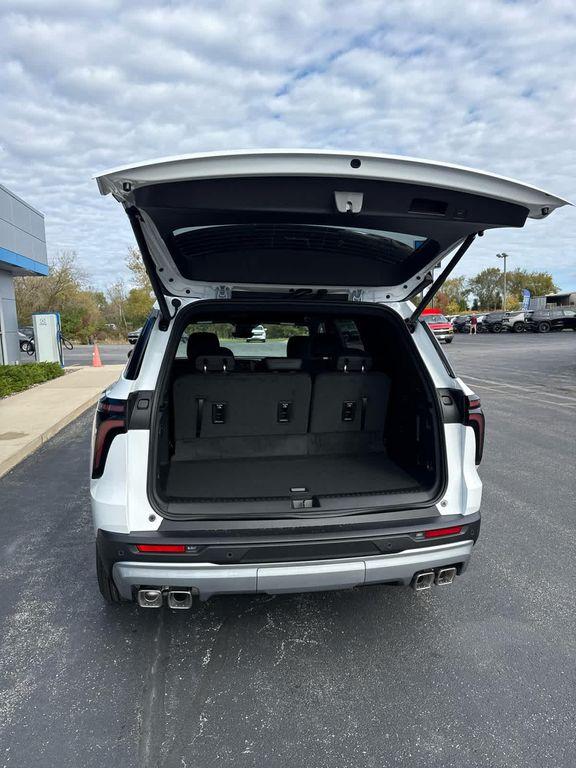 new 2026 Chevrolet Traverse car, priced at $46,920