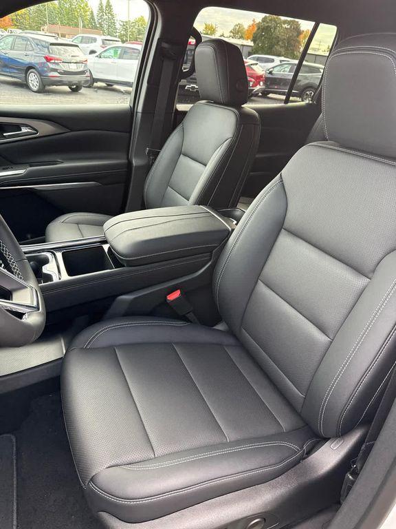 new 2026 Chevrolet Traverse car, priced at $46,920