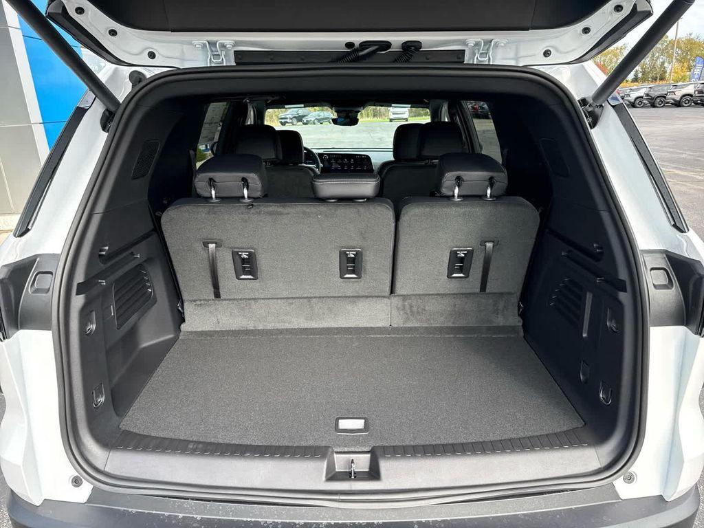new 2026 Chevrolet Traverse car, priced at $46,920