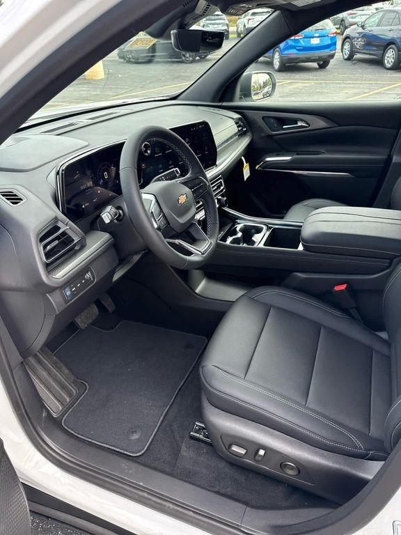 new 2026 Chevrolet Traverse car, priced at $46,920