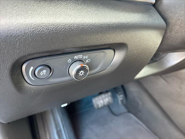 used 2023 Chevrolet Traverse car, priced at $31,500