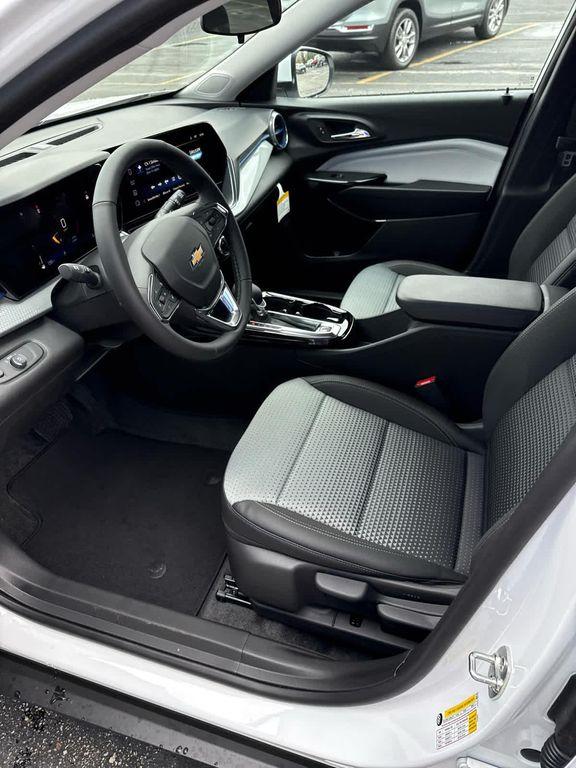new 2026 Chevrolet Trax car, priced at $25,885