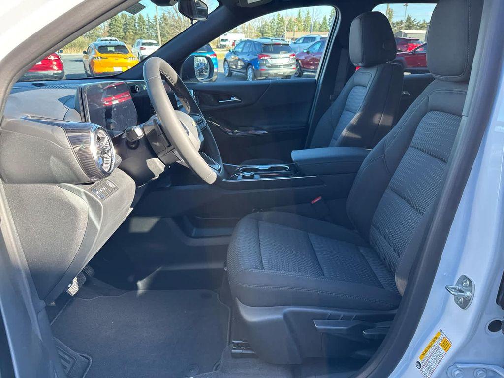 new 2026 Chevrolet Equinox car, priced at $30,495