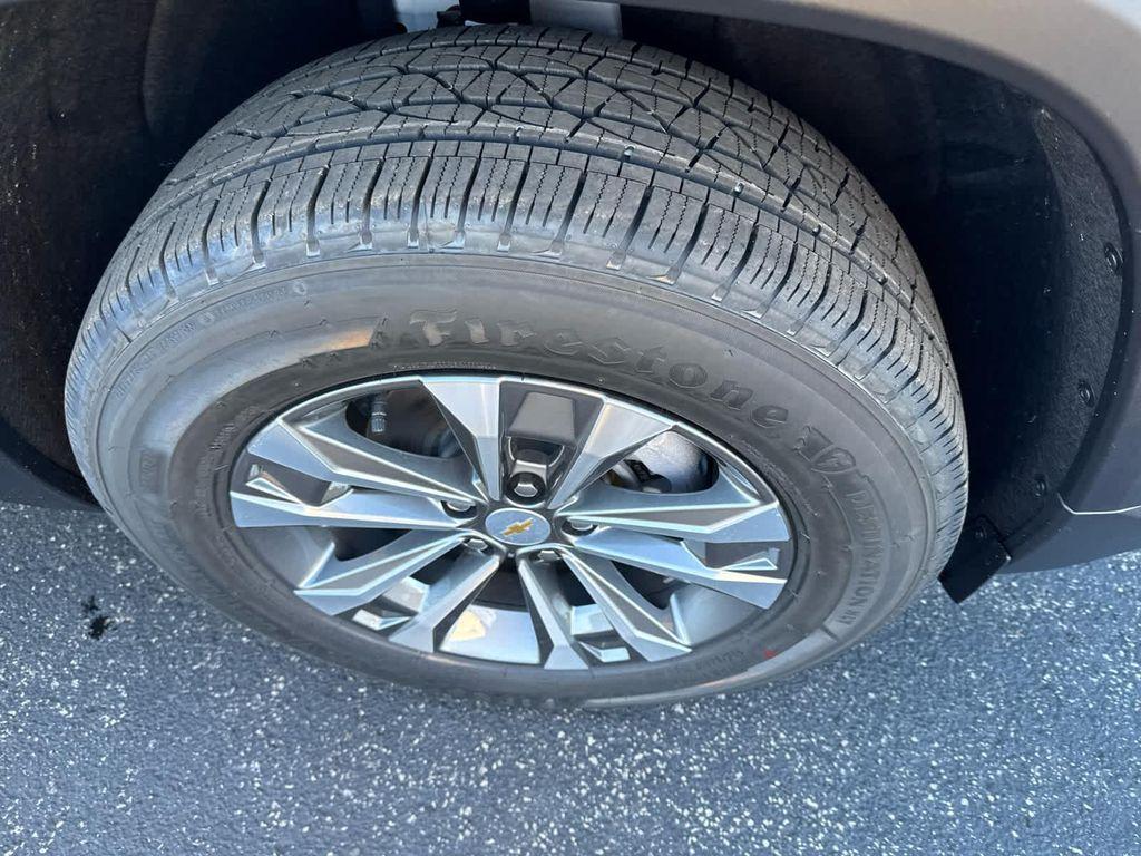 new 2026 Chevrolet Equinox car, priced at $30,495