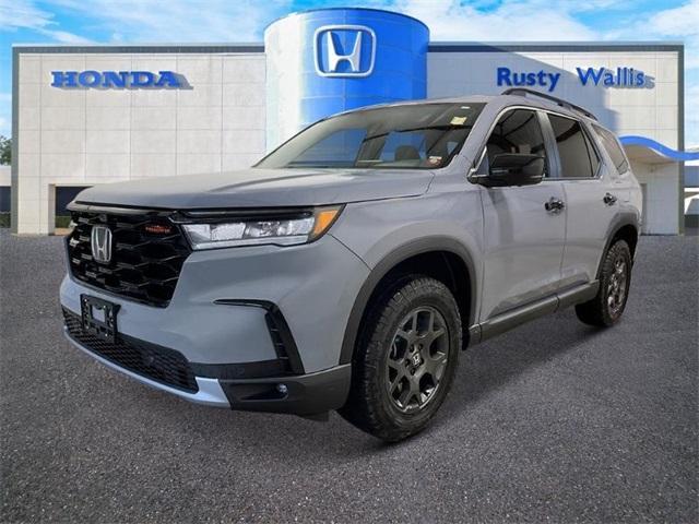 new 2025 Honda Pilot car, priced at $48,359