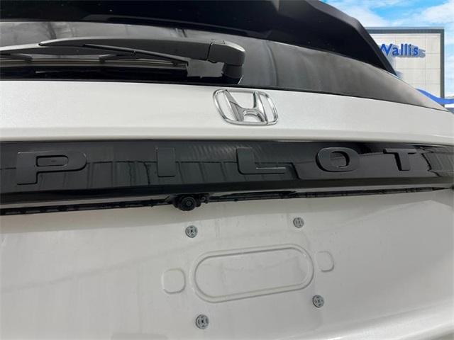 new 2025 Honda Pilot car, priced at $48,359
