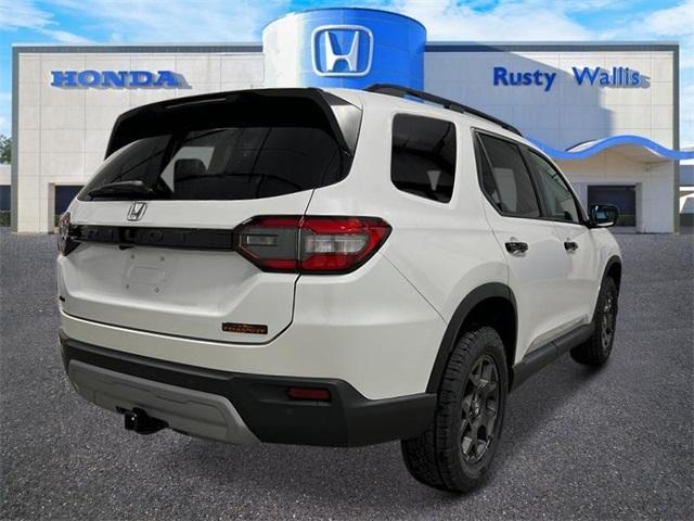 new 2025 Honda Pilot car, priced at $48,359
