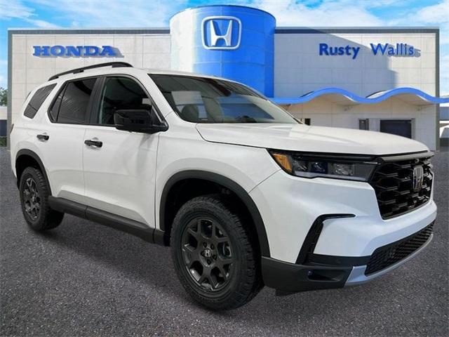 new 2025 Honda Pilot car, priced at $48,359