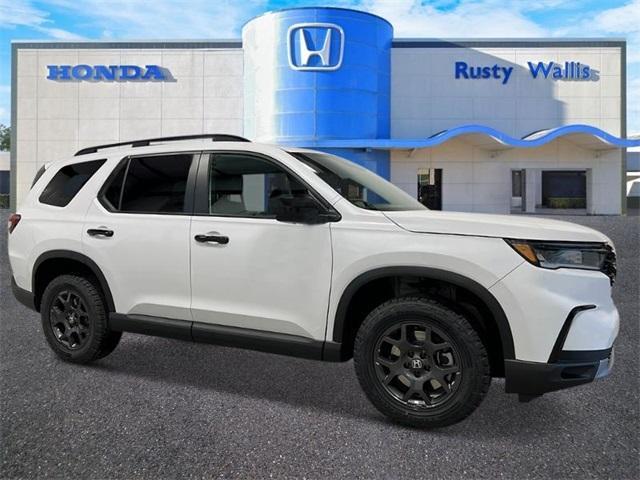 new 2025 Honda Pilot car, priced at $48,359