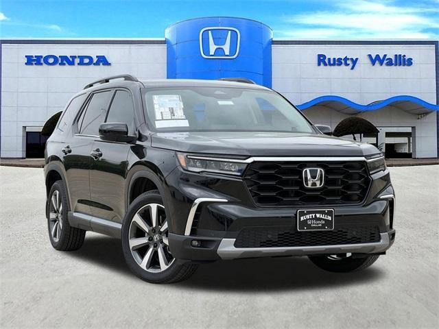 new 2025 Honda Pilot car, priced at $50,695