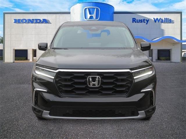 new 2025 Honda Pilot car, priced at $42,398