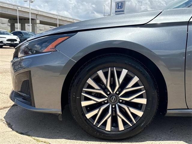 used 2023 Nissan Altima car, priced at $18,804