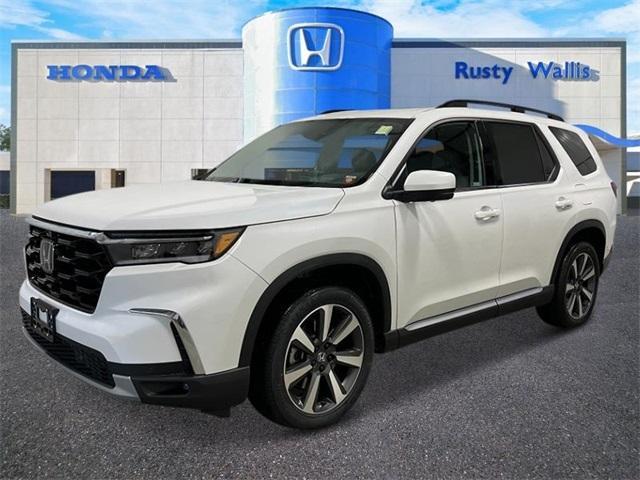 new 2025 Honda Pilot car, priced at $50,704