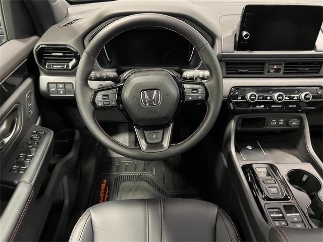 new 2025 Honda Pilot car, priced at $47,887